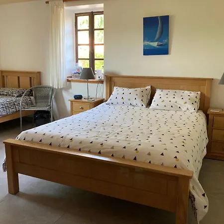 Mas De La Giralde - Bed & Breakfast 3*